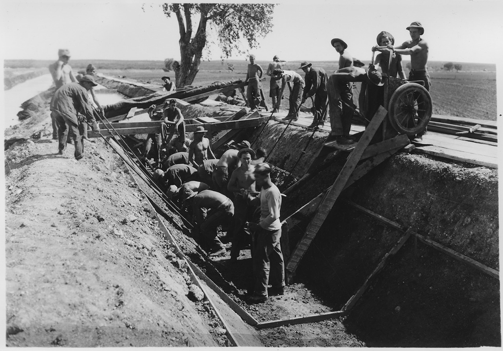 CCC enrollees building a canal on the Carlsbad Project in southern New Mexico